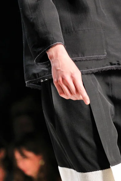 Look 19